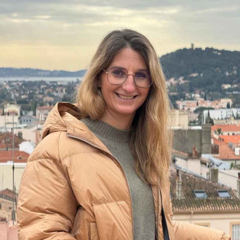 Laura Krief Portrait 768x768